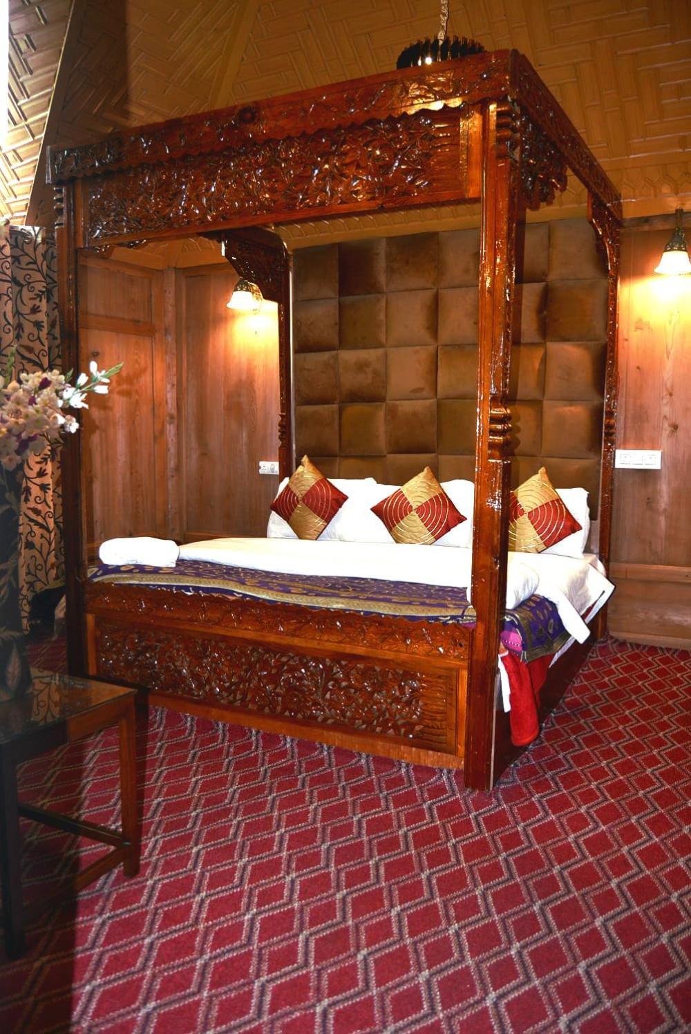 Hotel Heritage Amina Group Of Houseboats Srīnagar Exterior foto