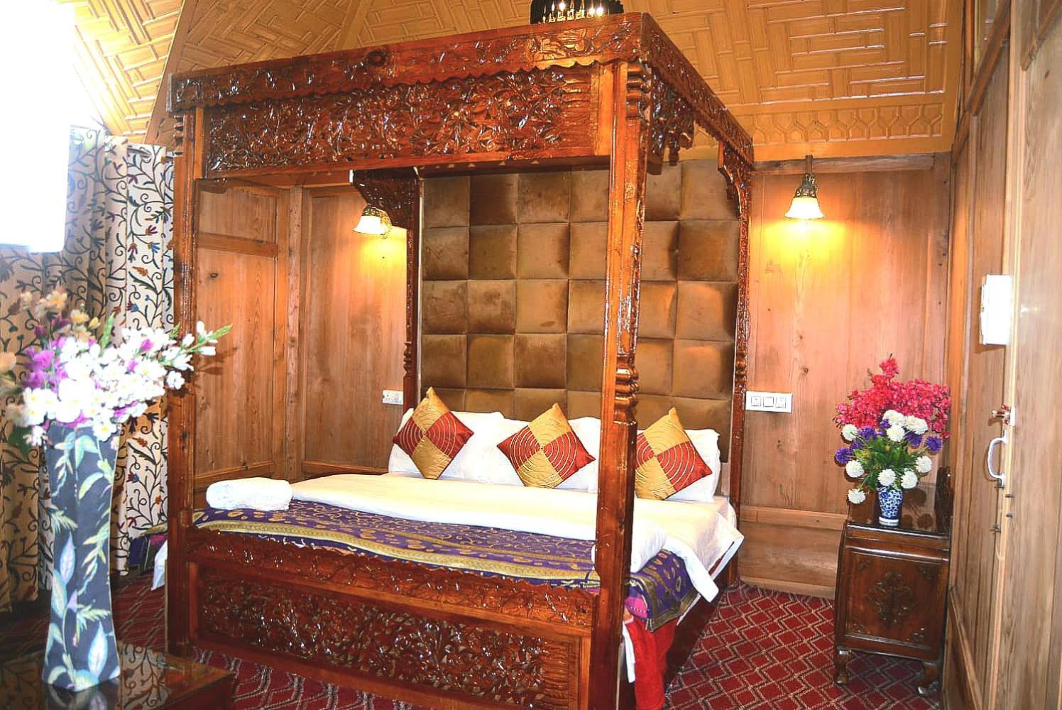 Hotel Heritage Amina Group Of Houseboats Srīnagar Exterior foto