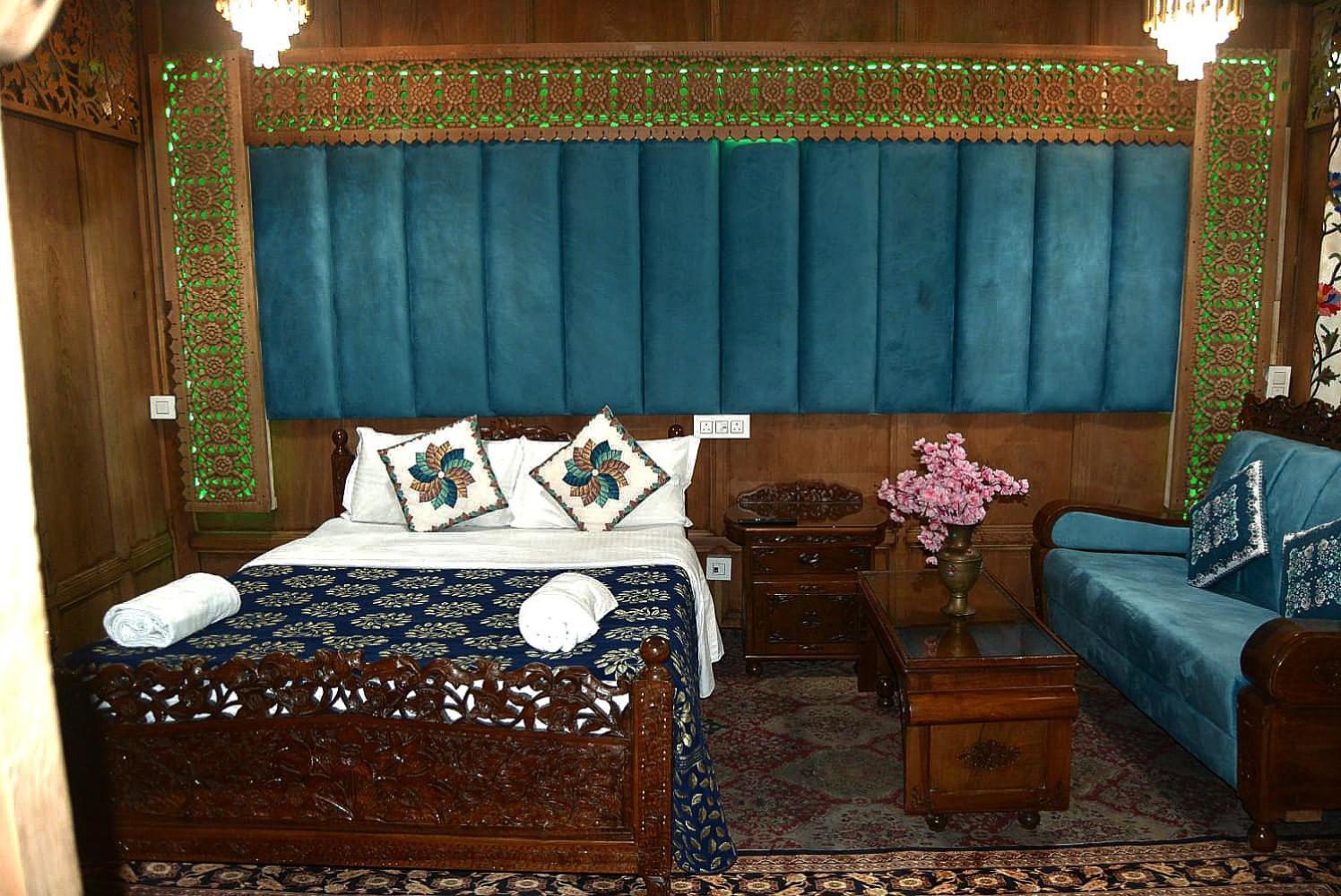 Hotel Heritage Amina Group Of Houseboats Srīnagar Exterior foto