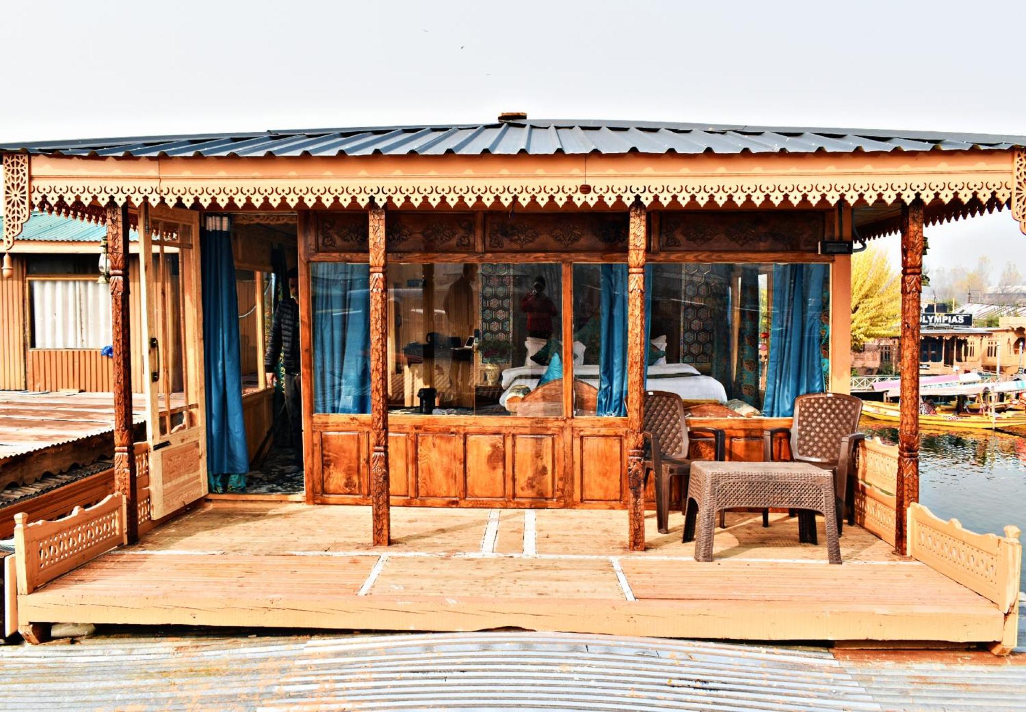 Hotel Heritage Amina Group Of Houseboats Srīnagar Exterior foto